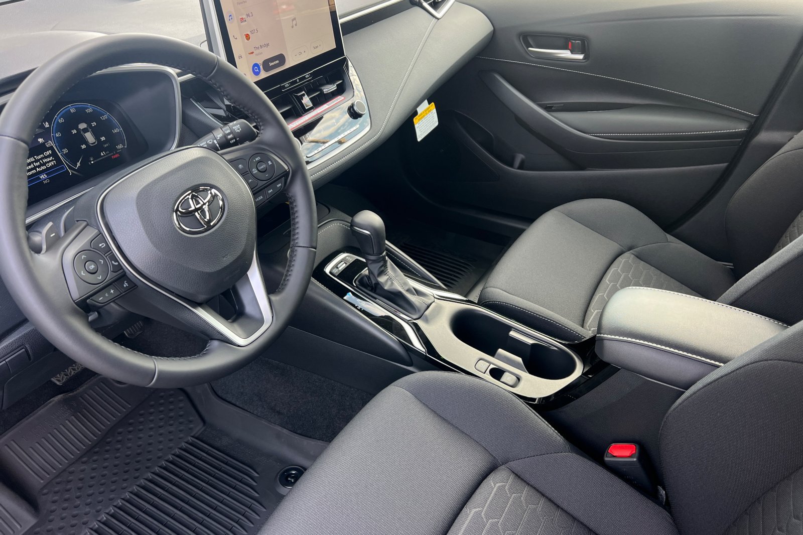 Used 2027 Toyota Corolla SE w/ SE Premium Package FWD image 9
