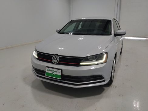 Used 2018 Volkswagen Jetta S w/ Cold Weather Package FWD image 15
