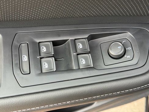 New 2026 Volkswagen Atlas Cross Sport SE AWD/4WD image 22