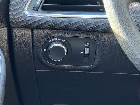 Used 2017 Chevrolet Cruze LT w/ Convenience Package image 9