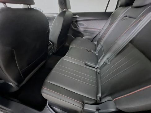 Used 2024 Volkswagen Tiguan Wolfsburg Edition image 29