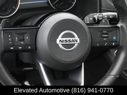 Used 2021 Nissan Rogue SL FWD image 17