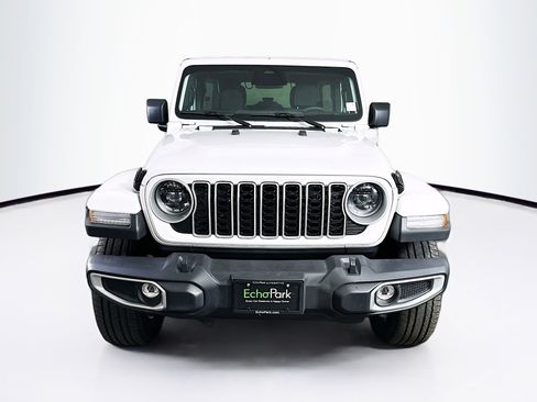 Used 2025 Jeep Wrangler Unlimited Sahara w/ Safety Group AWD/4WD image 2