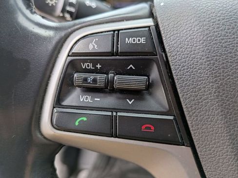 Used 2018 Hyundai Elantra Value Edition FWD image 11