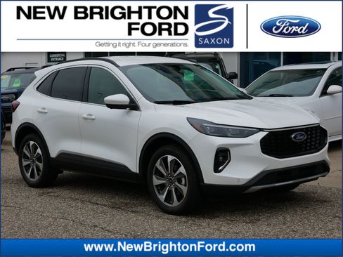 Used 2023 Ford Escape Platinum image 1