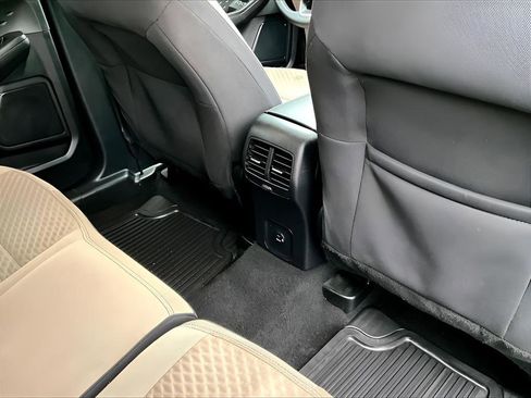 Used 2020 Ford Escape SE image 19