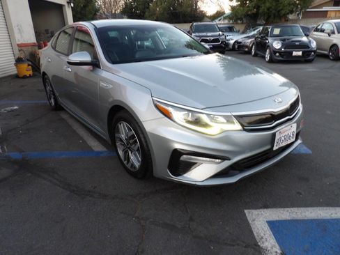 Used 2020 Kia Optima EX image 2
