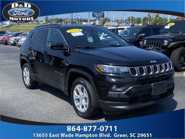 Used 2024 Jeep Compass Latitude AWD/4WD image 1