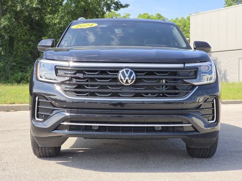 Used 2024 Volkswagen Atlas Cross Sport SEL R-Line AWD/4WD image 4
