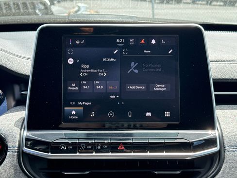 Used 2025 Jeep Compass Latitude image 11