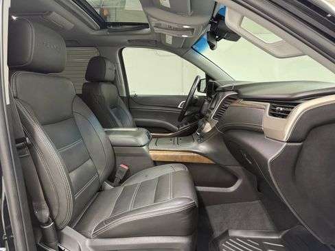 Used 2019 GMC Yukon XL Denali w/ Denali Ultimate Package image 12