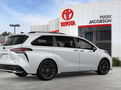 New 2026 Toyota Sienna XSE FWD image 10