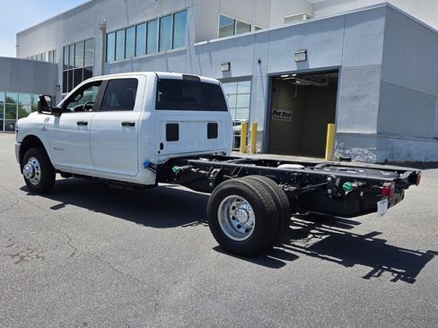 New 2026 RAM 3500 Big Horn AWD/4WD image 9