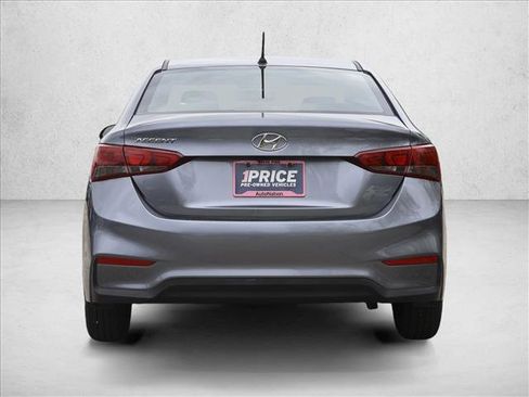 Used 2020 Hyundai Accent SE FWD image 6