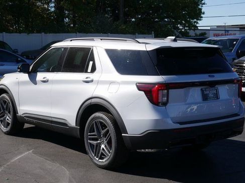New 2026 Ford Explorer ST-Line w/ ST-Line Street Pack image 9