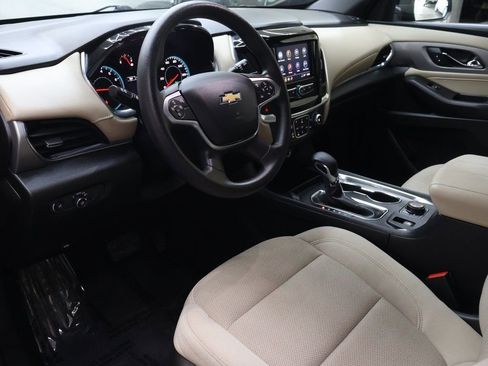 Used 2022 Chevrolet Traverse LS image 19