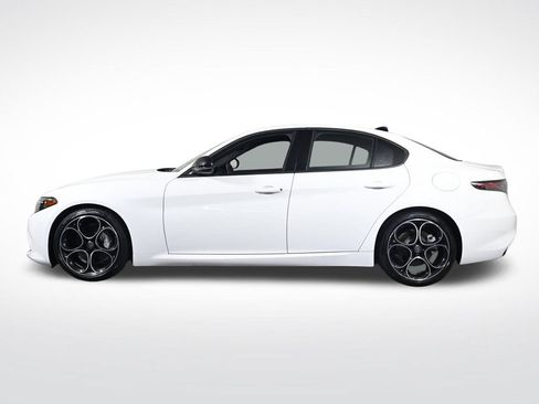 Used 2025 Alfa Romeo Giulia w/ Driving Assist Package RWD image 2