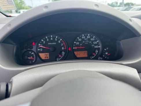 Used 2013 Nissan Frontier SV w/ SV Value Truck Pkg AWD/4WD image 12