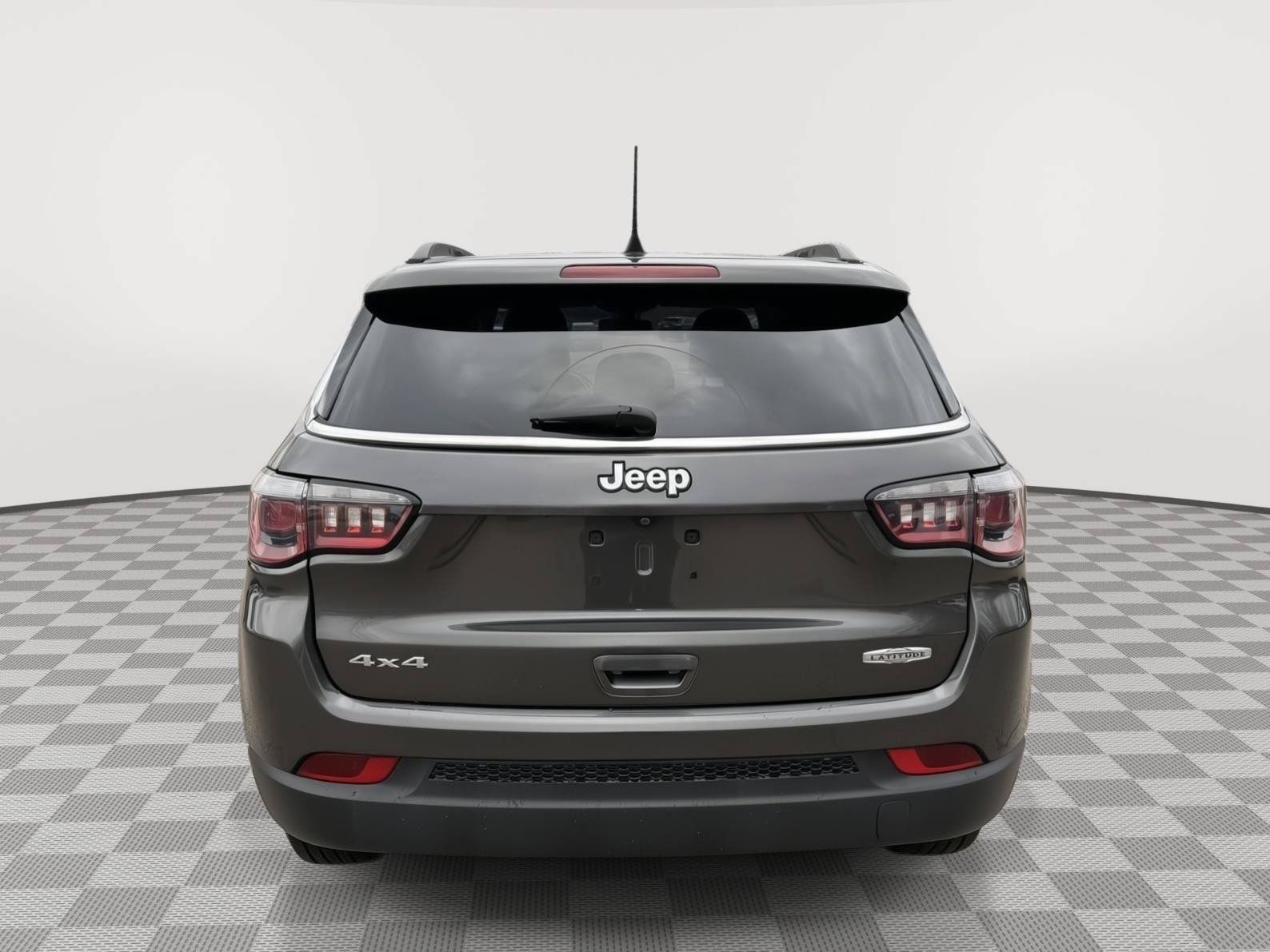 Used 2019 Jeep Compass Latitude w/ Cold Weather Group AWD/4WD image 4