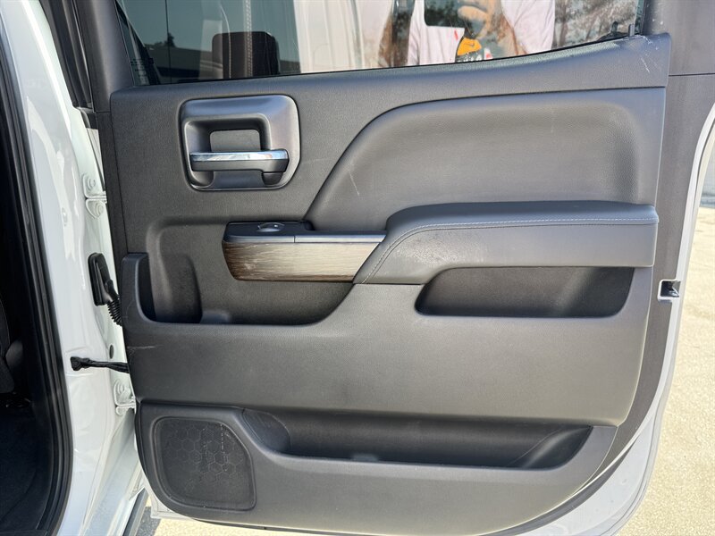 Used 2019 GMC Sierra 2500 Denali w/ Duramax Plus Package AWD/4WD image 41