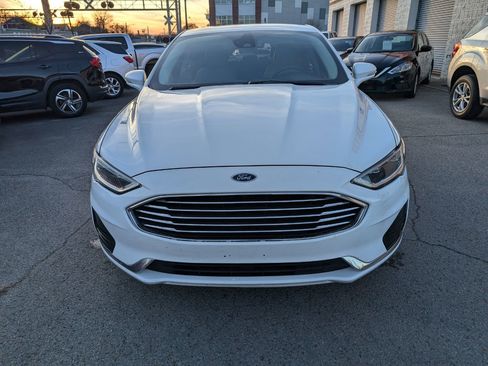 Used 2019 Ford Fusion SEL image 3