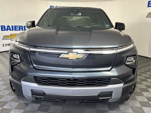 Used 2025 Chevrolet Silverado EV LT AWD/4WD image 8