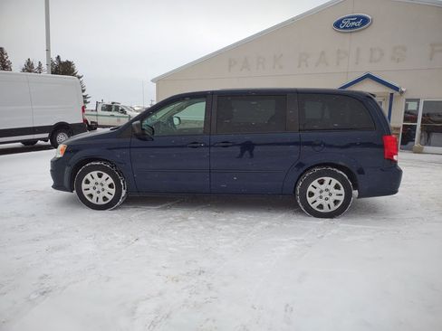 Used 2016 Dodge Grand Caravan SE w/ Quick Order Package 29E SE image 2