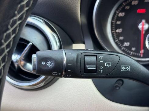 Used 2019 Mercedes-Benz GLA 250 4MATIC image 28