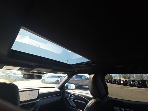 Used 2025 Ford Explorer Platinum w/ LUX Leather Package image 24