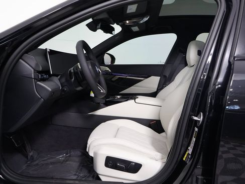 New 2027 BMW 550e xDrive AWD/4WD image 5