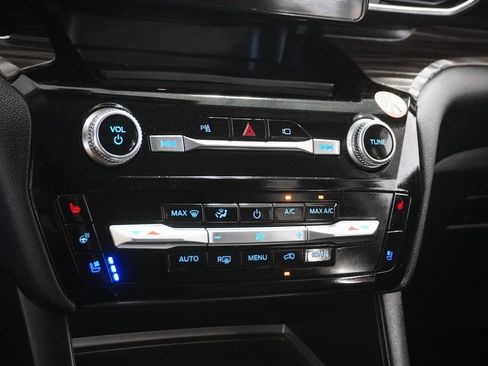 Used 2023 Ford Explorer Limited w/ Equipment Group 301A image 28