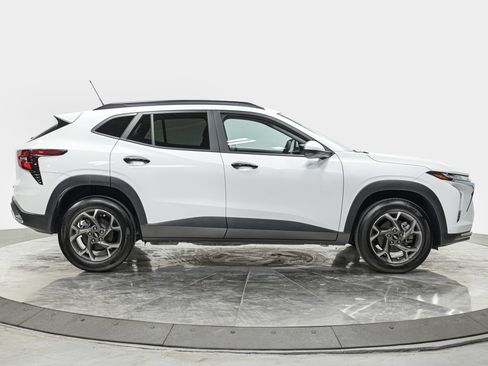 Used 2025 Chevrolet Trax LT w/ Driver Confidence Package FWD image 10