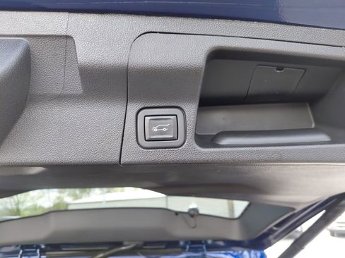 Used 2023 GMC Acadia SLE w/ Driver Convenience Package AWD/4WD image 30