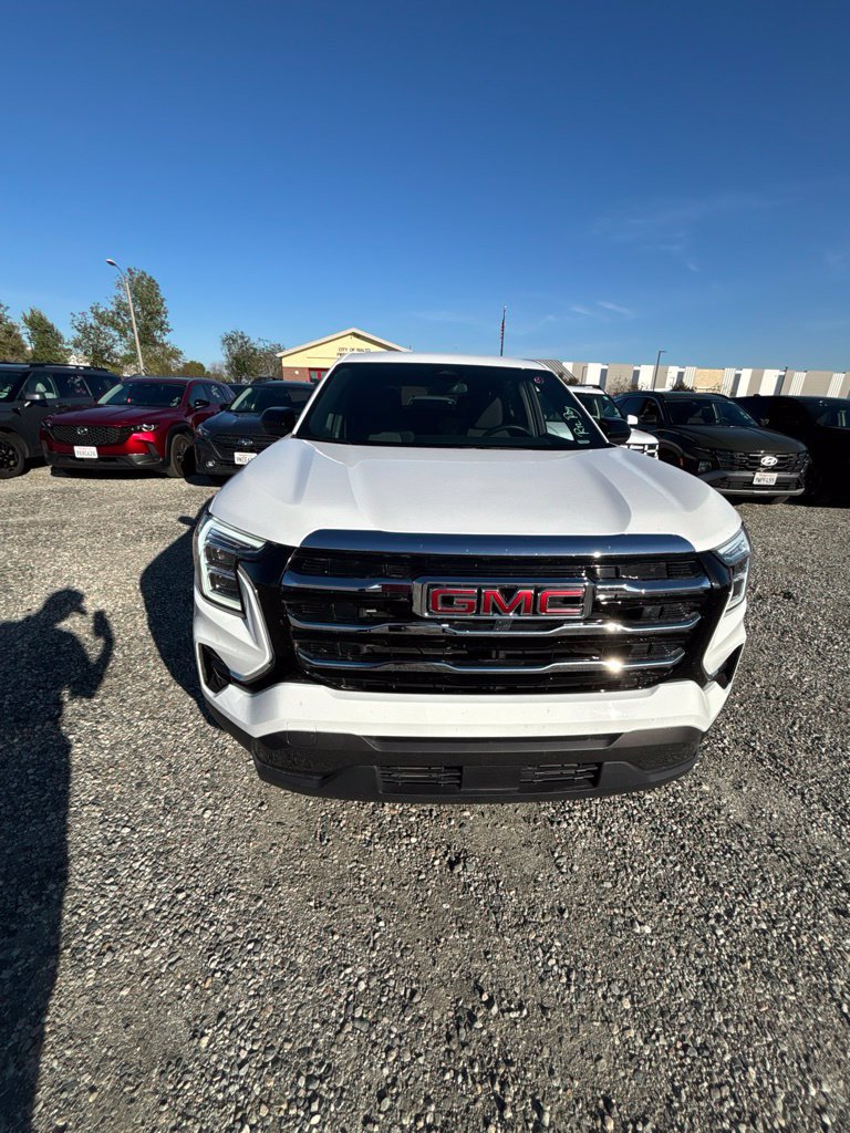 Used 2026 GMC Terrain Elevation AWD/4WD image 2