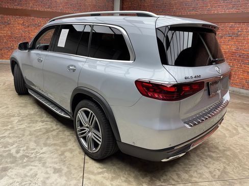 Used 2026 Mercedes-Benz GLS 450 4MATIC image 2