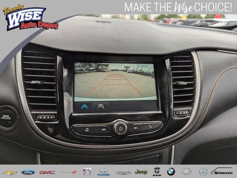 Used 2017 Chevrolet Trax LT w/ LT Convenience Package FWD image 14