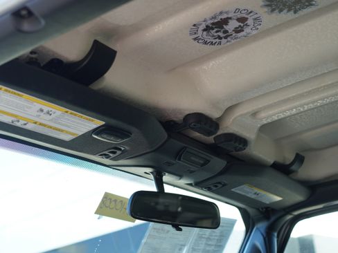 Used 2022 Jeep Gladiator Willys image 45