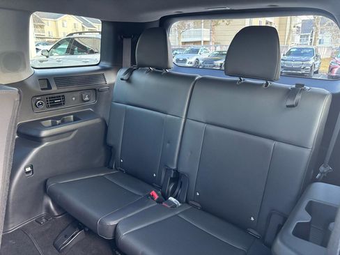 Used 2025 Hyundai Santa Fe Limited image 7