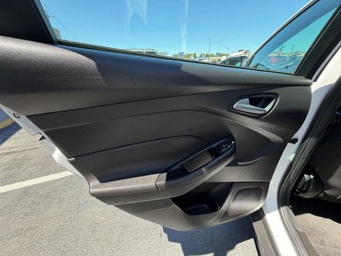 Used 2016 Ford Focus SE FWD image 18