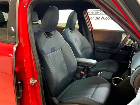 Used 2025 MINI Cooper Countryman S w/ Comfort Package Max image 8