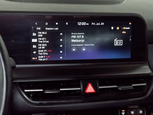 Used 2024 Kia Seltos EX AWD/4WD image 18