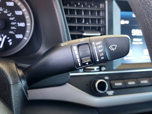 Used 2018 Hyundai Elantra SEL FWD image 30