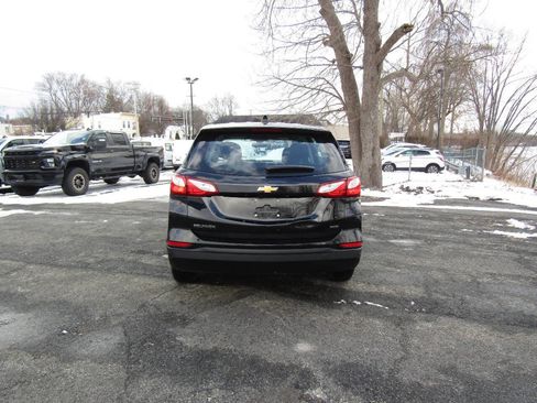 Used 2021 Chevrolet Equinox LS image 6