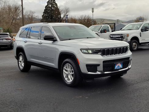 Used 2022 Jeep Grand Cherokee L Laredo w/ Luxury Tech Group I image 3