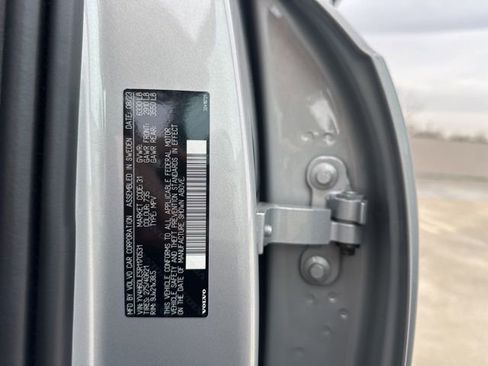 Certified 2024 Volvo XC90 T8 Plus w/ Protection Package Premier image 33