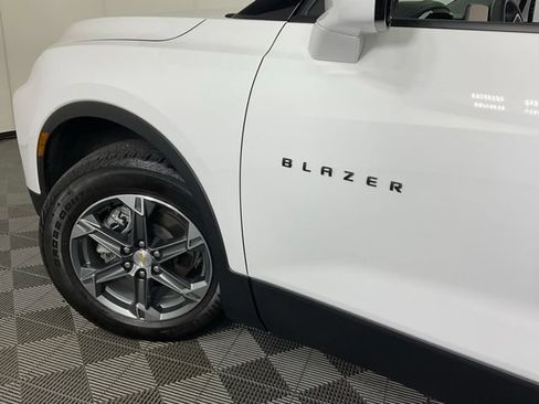 Used 2024 Chevrolet Blazer LT FWD image 39