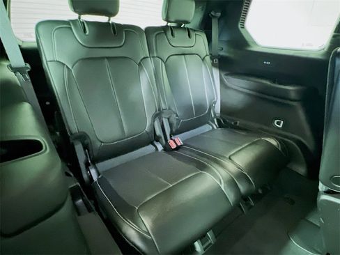 Used 2024 Jeep Grand Cherokee L Limited w/ Luxury Tech Group II image 24