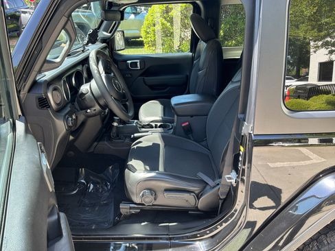 Used 2023 Jeep Wrangler Freedom Edition image 16