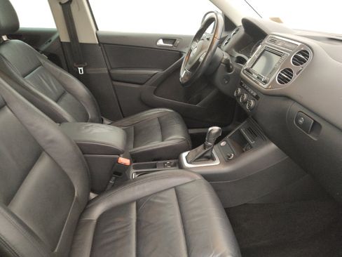 Used 2017 Volkswagen Tiguan Sport FWD image 21