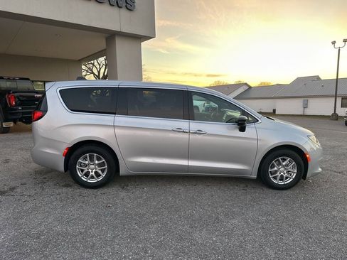 New 2026 Chrysler Voyager LX image 8